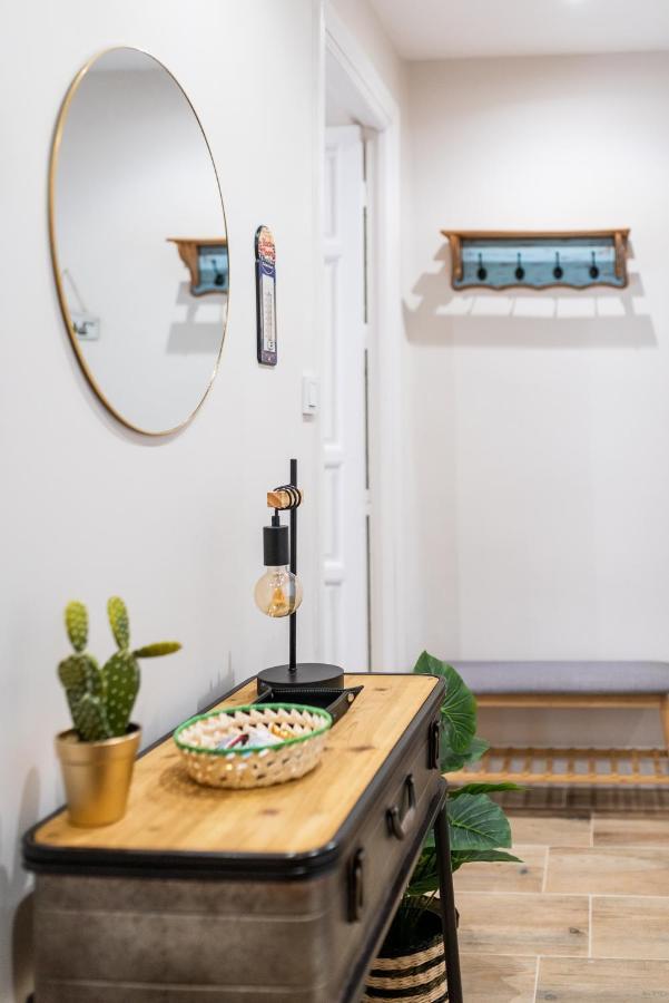 Apartament Emblematic In The Realejo *